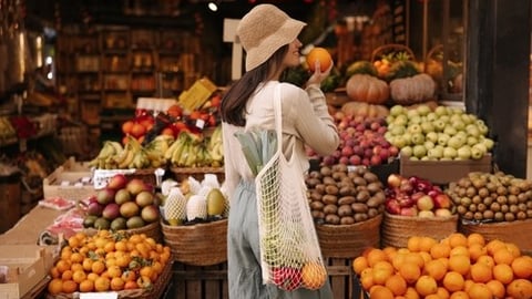 Grocery tourist